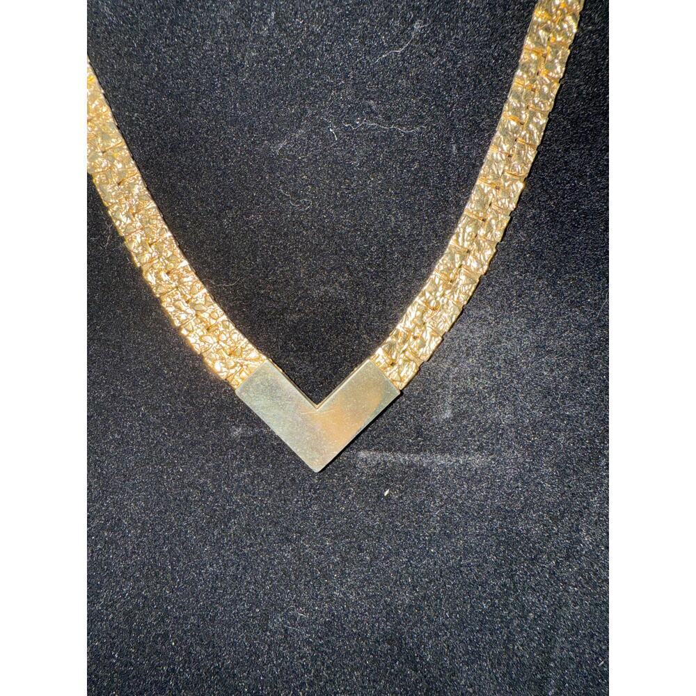 Vintage Gold-tone V Style Necklace - Picture 2 of 3